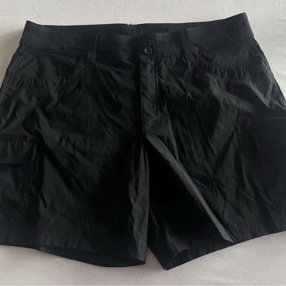 Eddie Bauer‎ Women’s Black Cargo Shorts Outdoor Hiking Casual Pockets Size 14